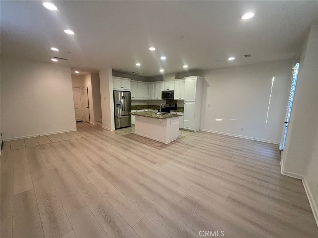Ontario Condo: 2904 East Via Fiano