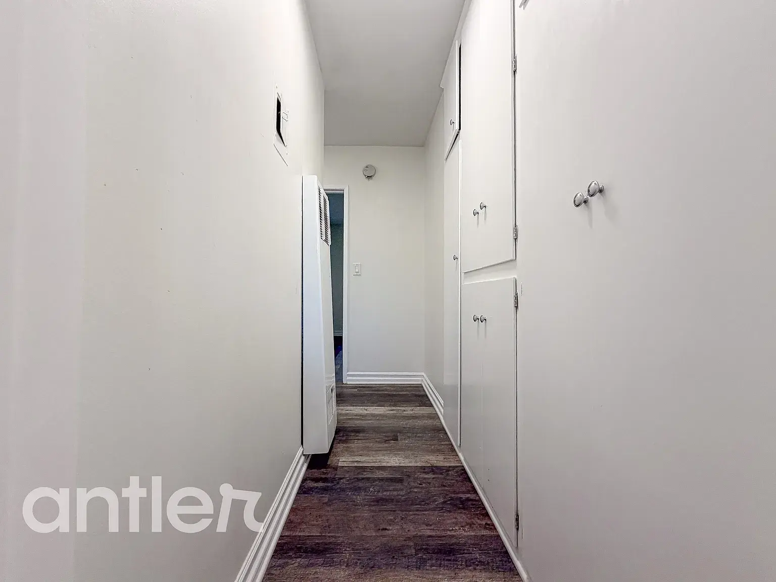 Los Angeles Condo: 14270 Dickens St