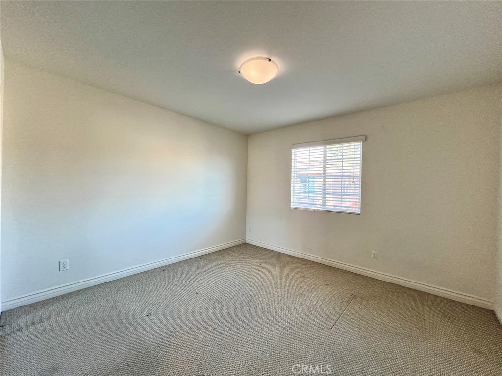 Ontario Condo: 1672 East Harvard Place