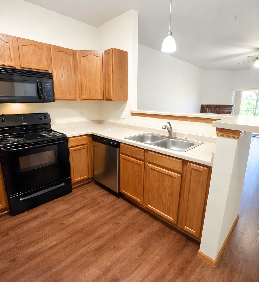 Baraboo Apartment: 915 Ellis Ave