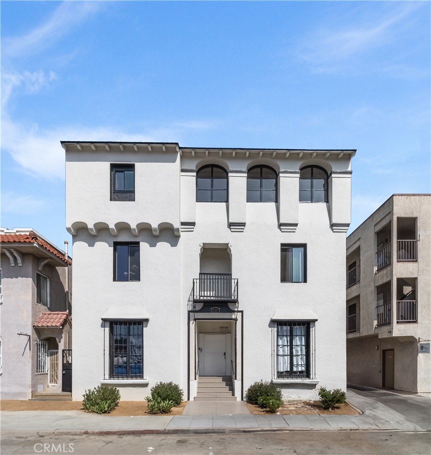 Long Beach Condo: 1827 East 4th Street