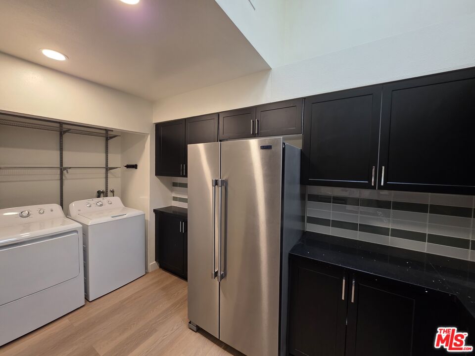 Los Angeles Condo: 1421 Greenfield Avenue