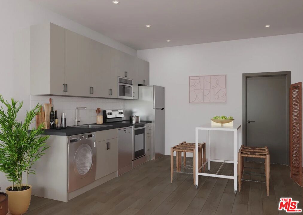 Los Angeles Condo: 3345 Wilshire Boulevard