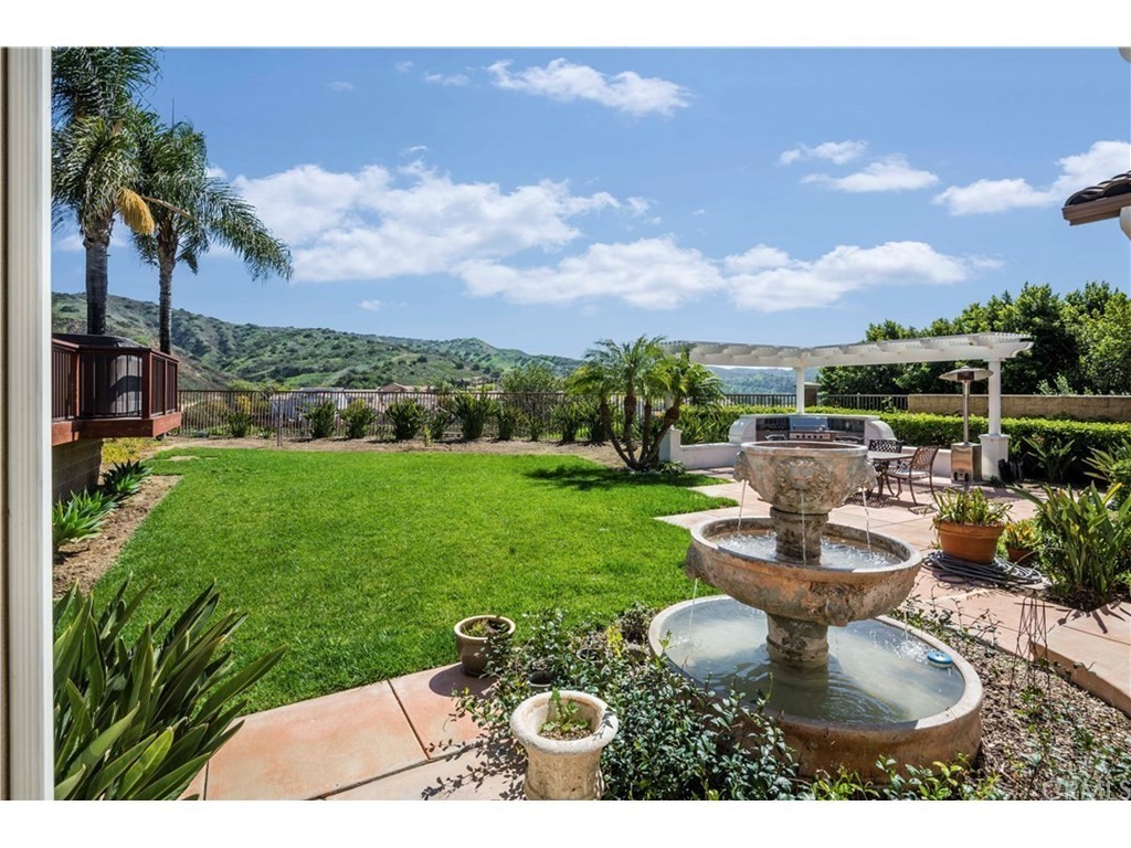 Brea Condo: 440 Tangerine Place