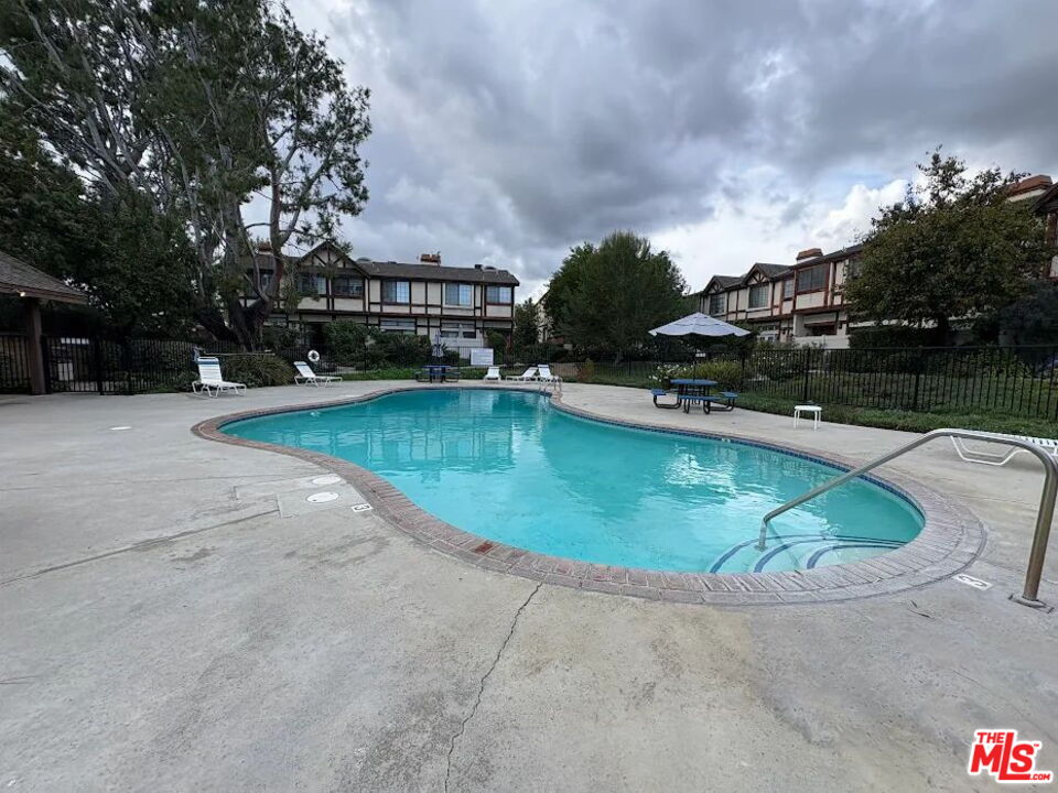 West Hills Condo: 22525 Sherman Way