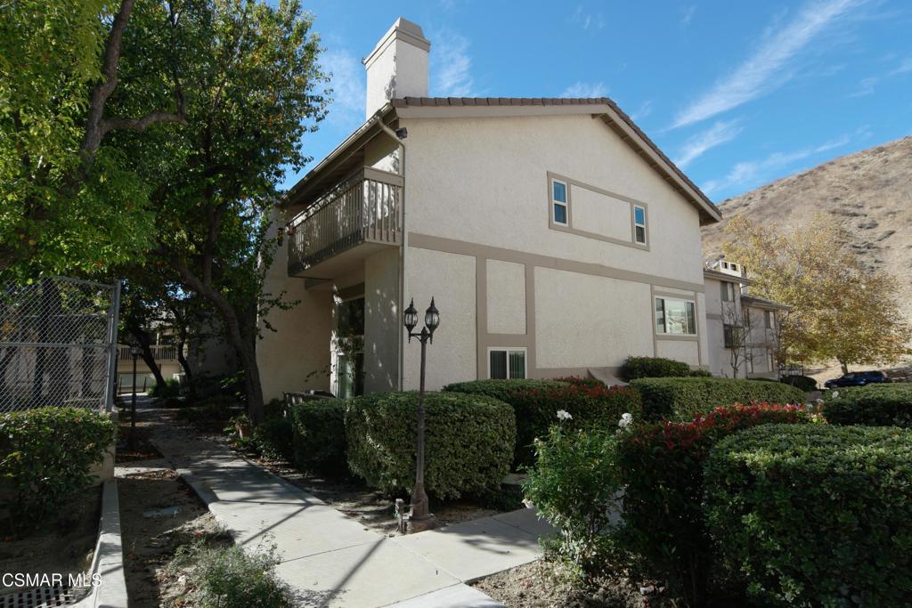 Calabasas Condo: 26118 Alizia Canyon Drive