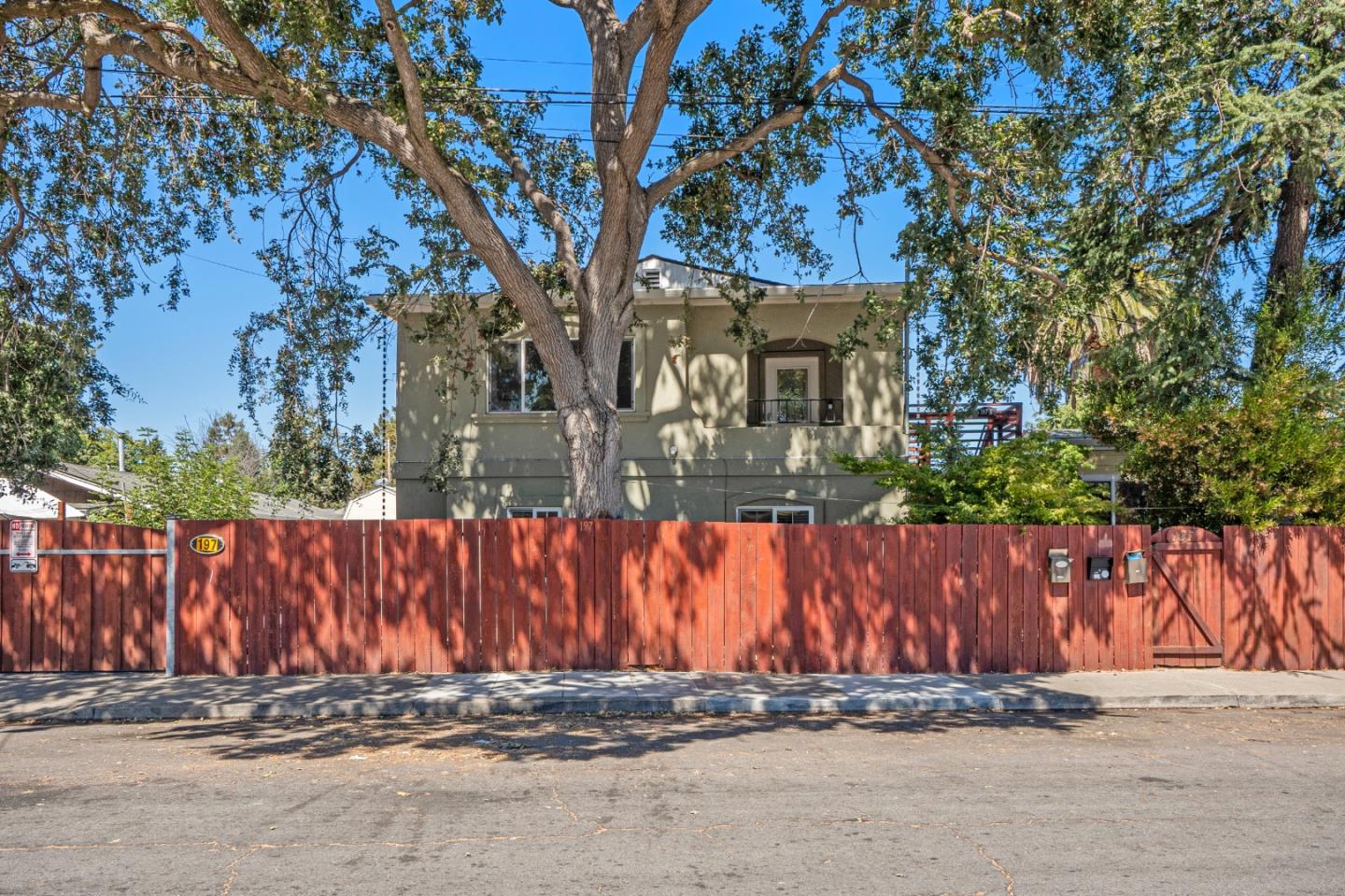 Redwood City Condo: 197 Nottingham Avenue