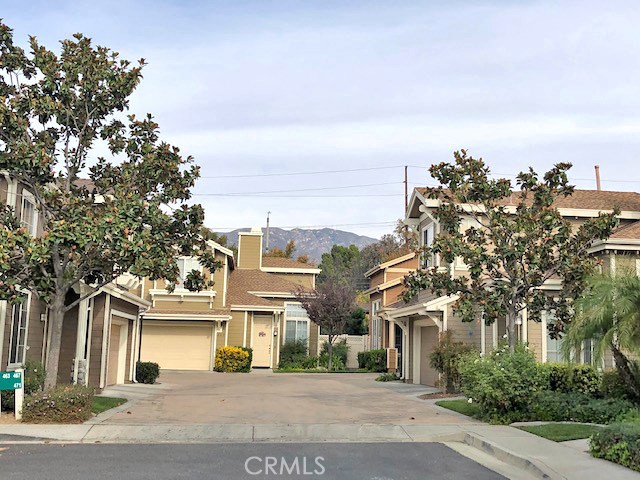 Claremont Condo: 444 Middlebury Court