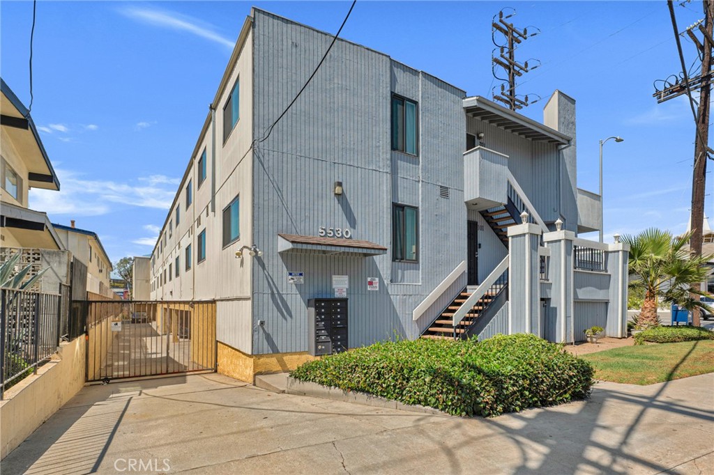 Los Angeles Condo: 5530 Thornburn Street