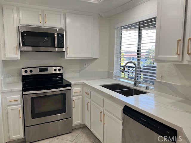 Huntington Beach Condo: 320 Lake Street