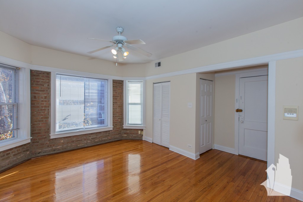 Chicago Condo: 859 West Cornelia Avenue