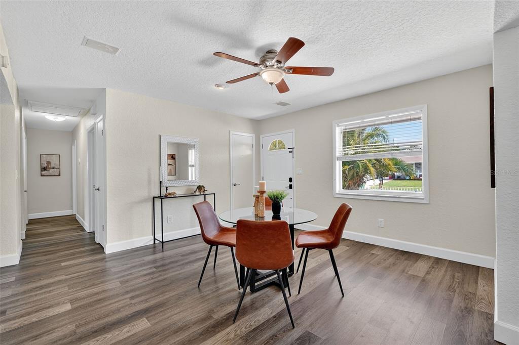 Seminole Condo: 11119 Temple Avenue