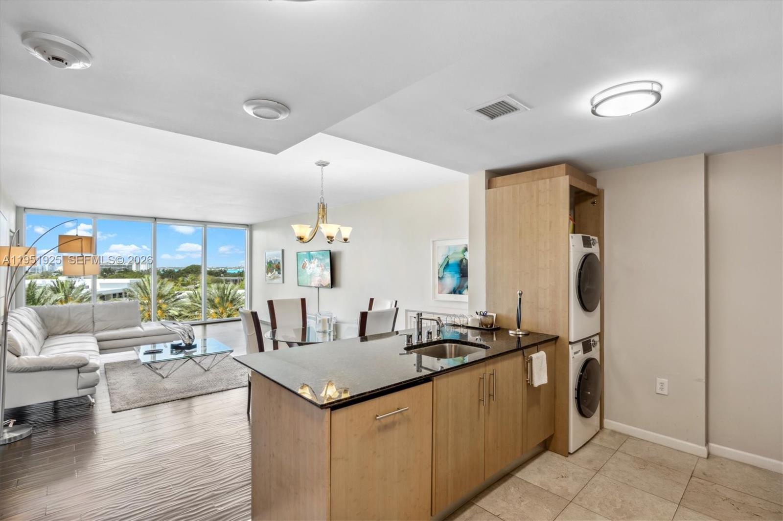 Bal Harbour Condo: 10275 Collins Avenue