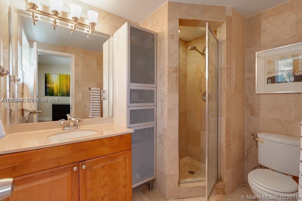 Bay Harbor Islands Condo: Bay Harbor Islands