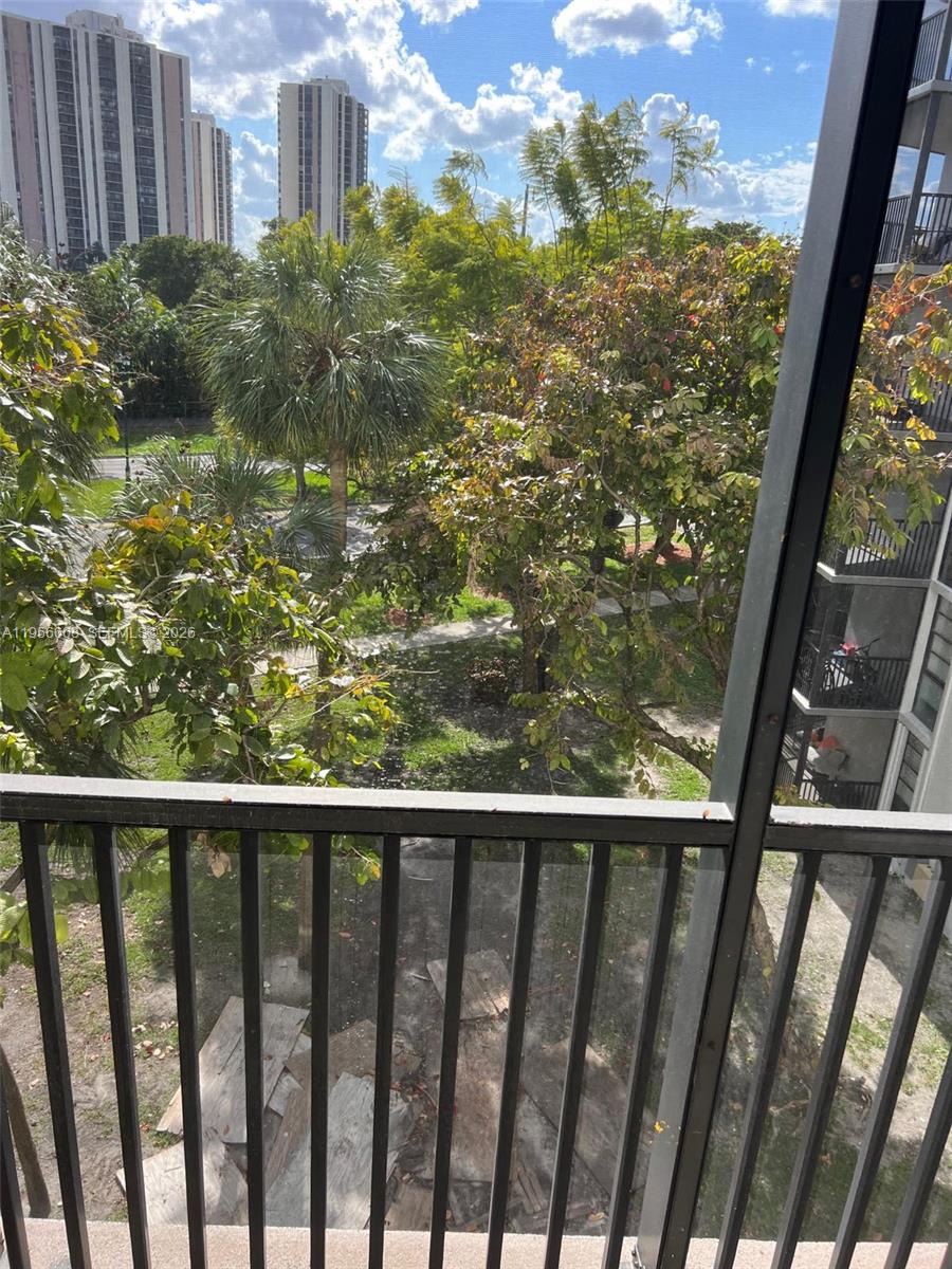 Aventura Condo: Bravura Condominiums