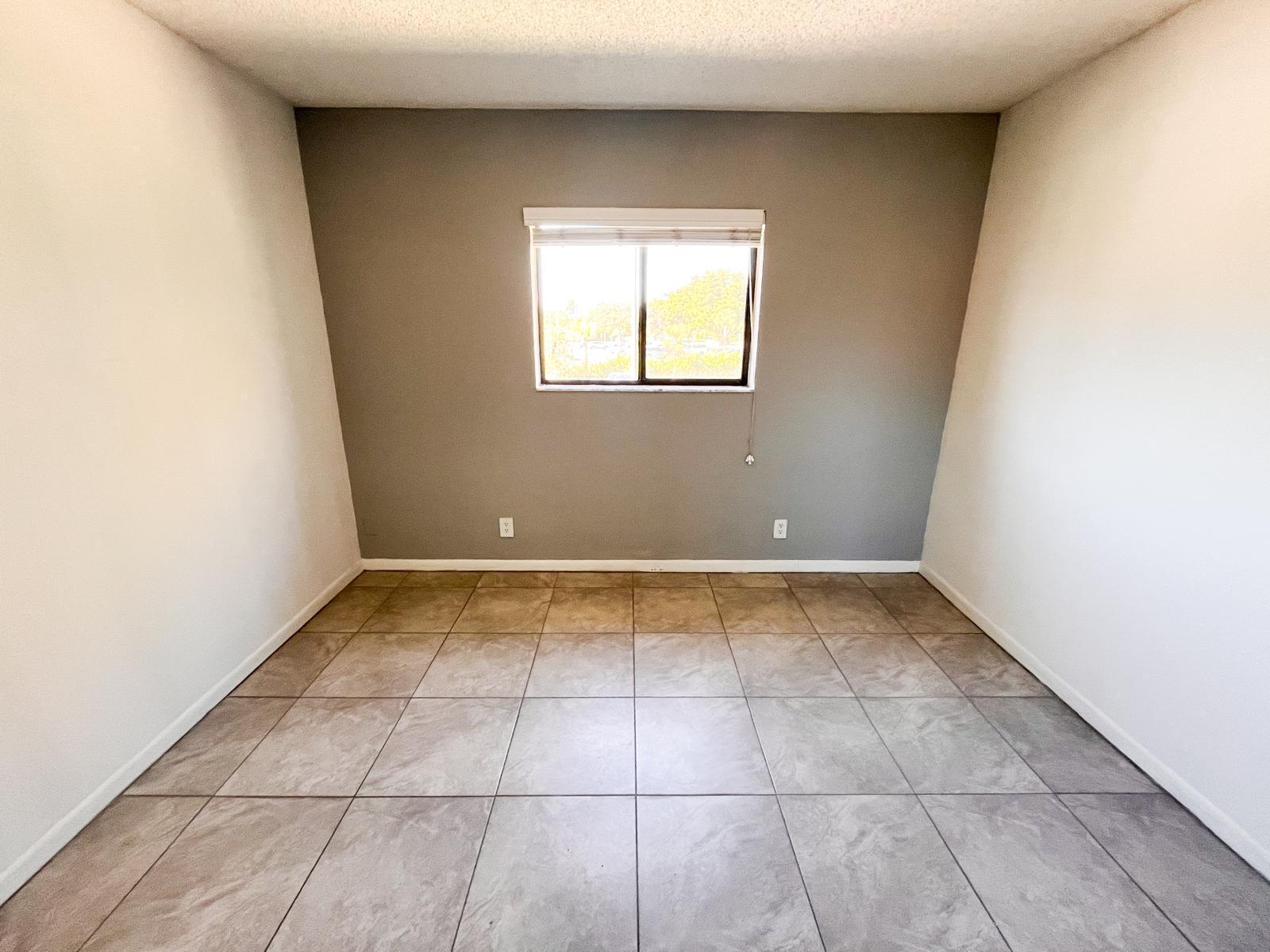 Boca Raton Condo: 100 West Hidden Valley Boulevard