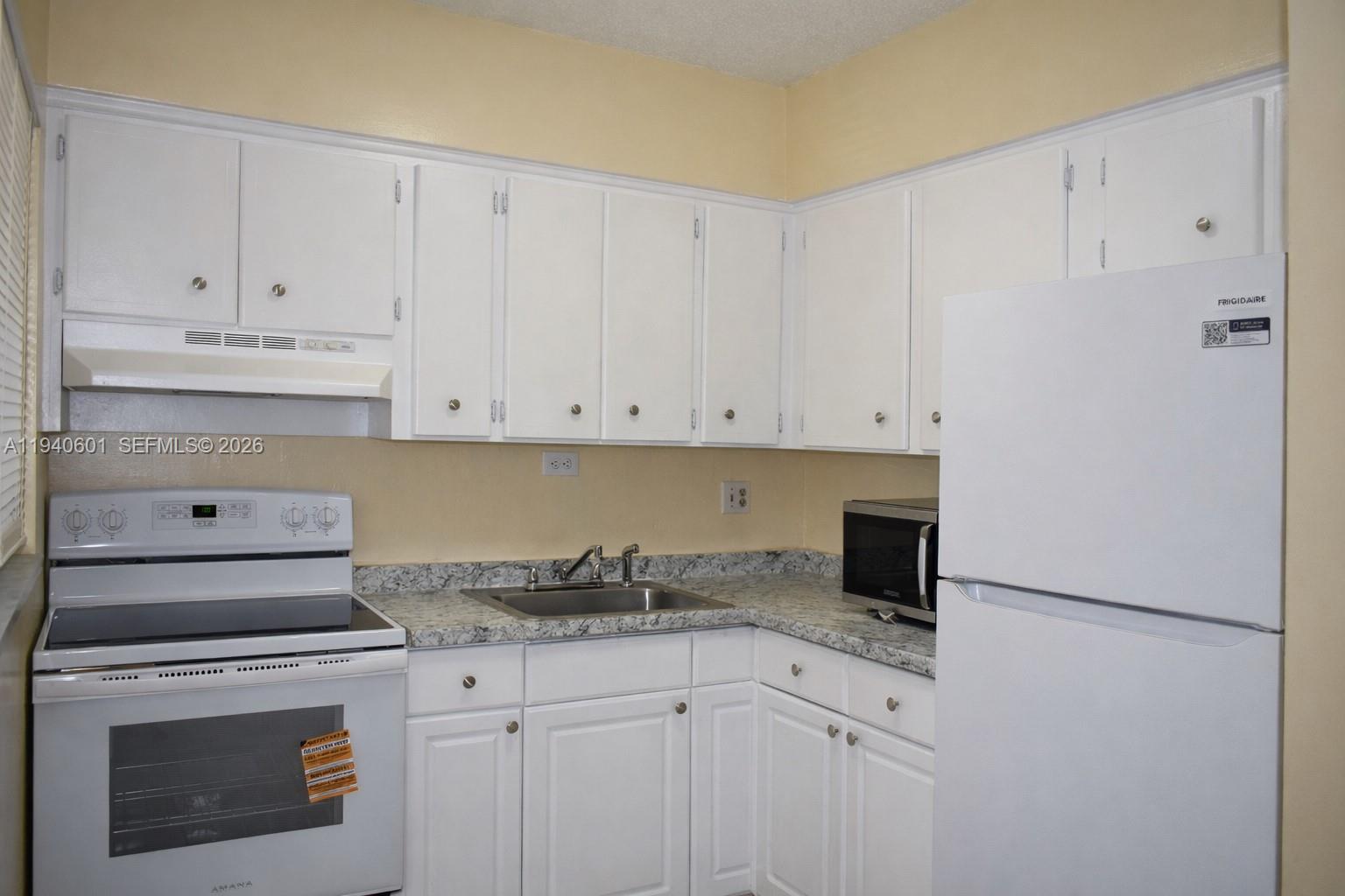 Oakland Park Condo: 3841 Northeast 3rd Avenue