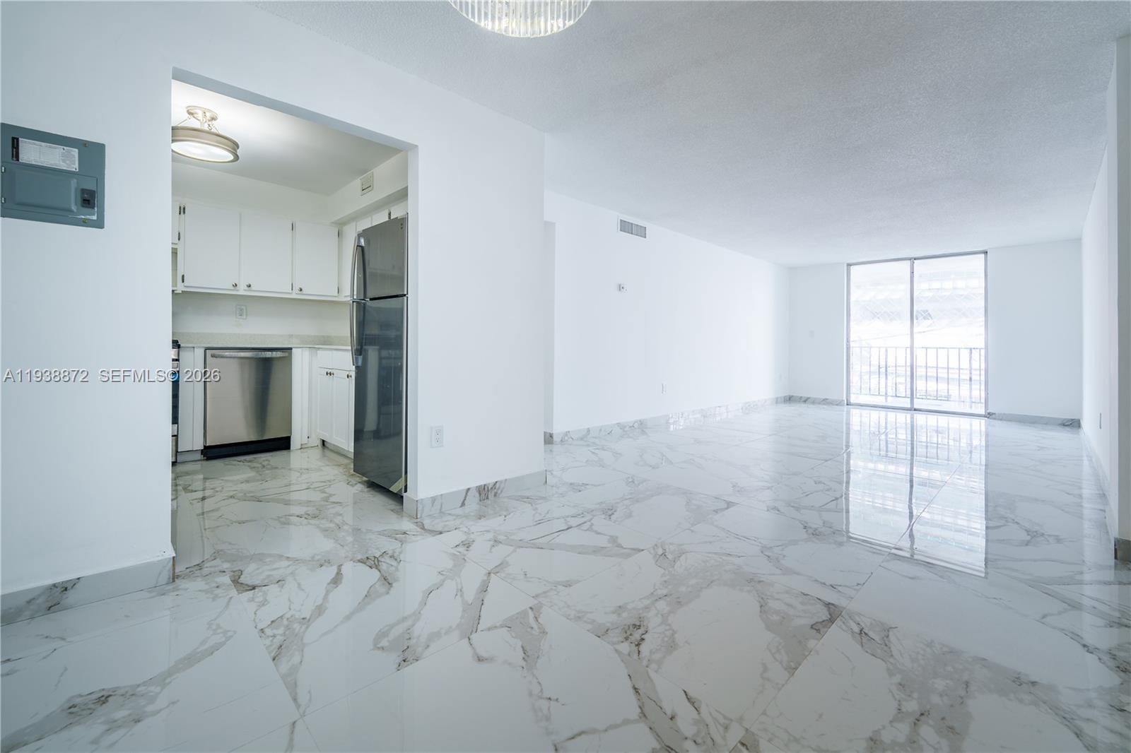 Miami Beach Condo: 720 Collins Avenue