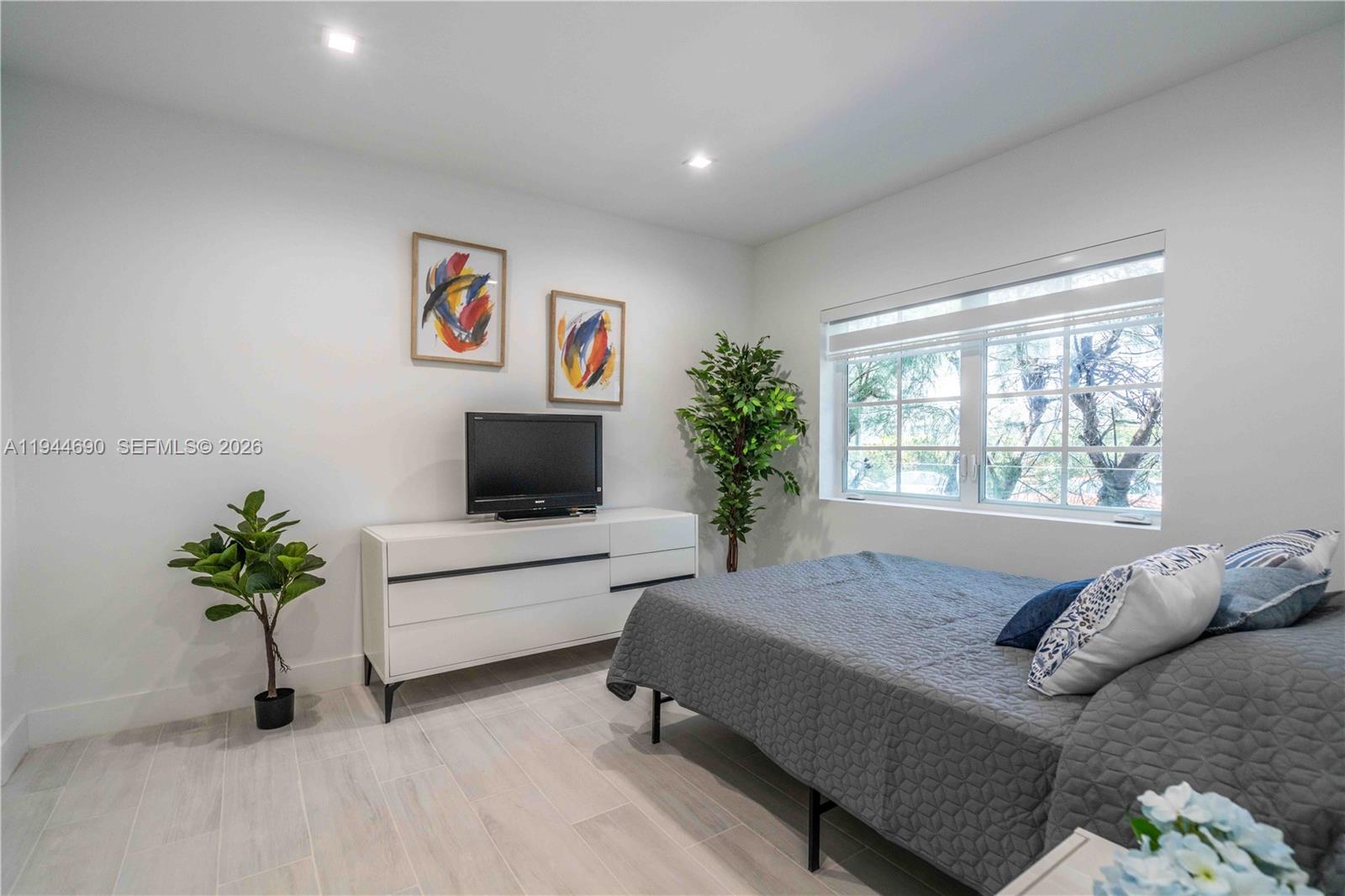 Miami Beach Condo: 960 Jefferson Avenue