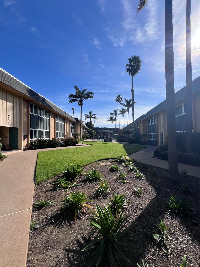 San Diego Apartment: 2850 Adrian St