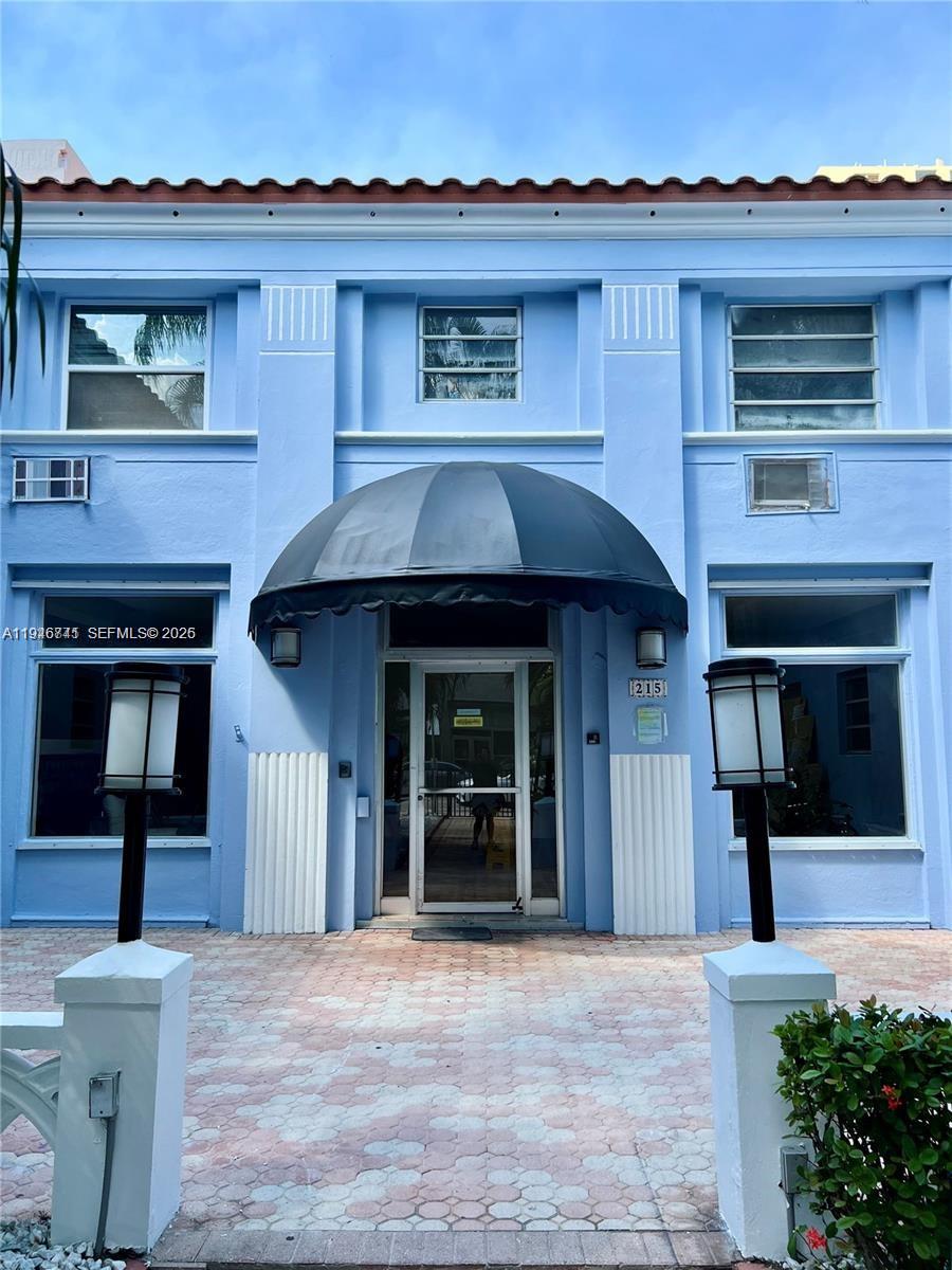 Miami Beach Condo: 215 30th Street