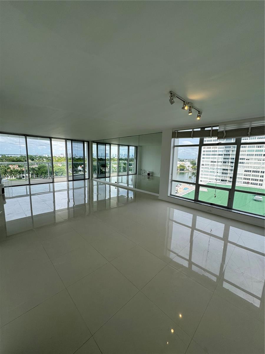 Miami Beach Condo: 5750 Collins Avenue