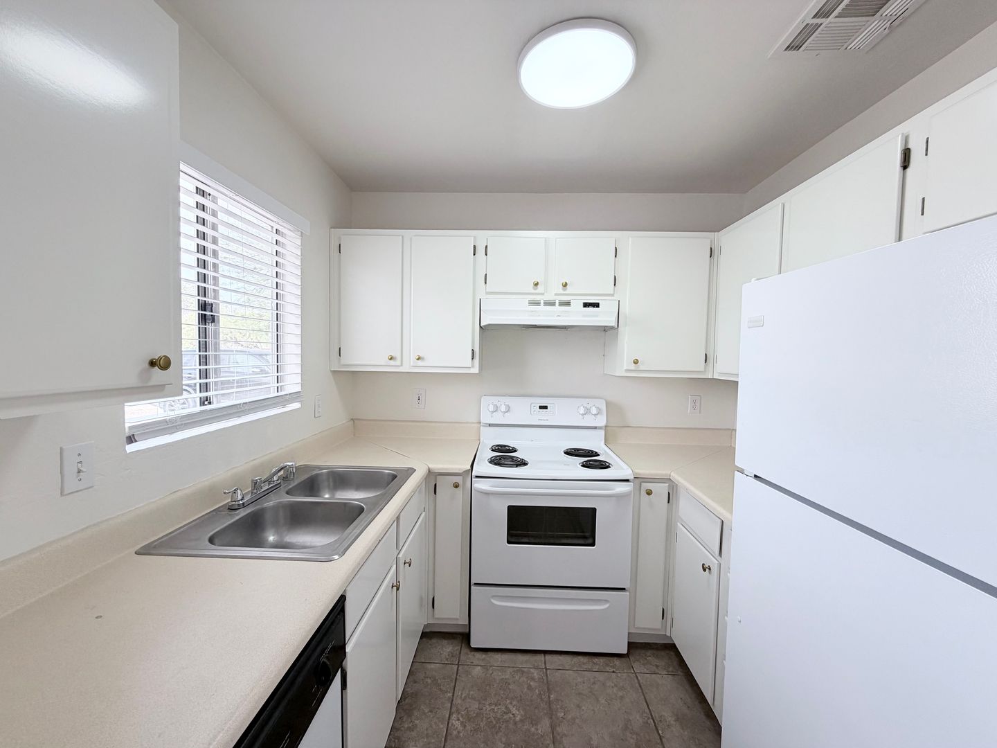 Florence Apartment: 440 E Florence Heights Dr