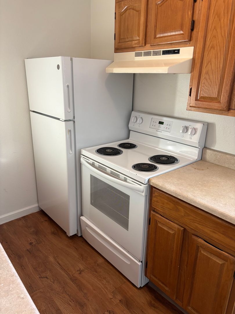 Aurora Apartment: 9504 E 17th