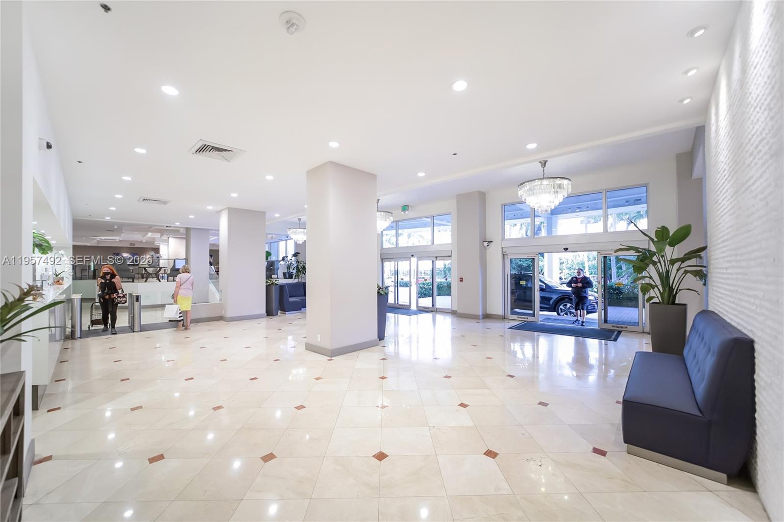 Miami Beach Condo: 100 Lincoln Road