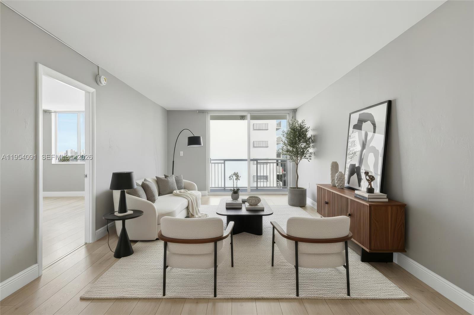 Miami Beach Condo: 1345 Lincoln Road