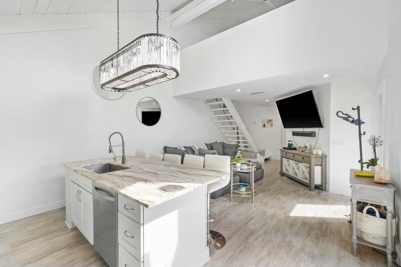 Jupiter Condo: 1605 Highway 1