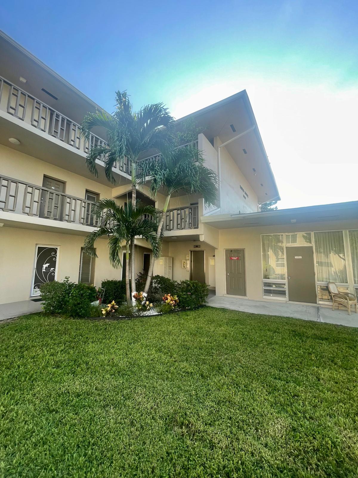 Pompano Beach Condo: 1480 East Sample Road