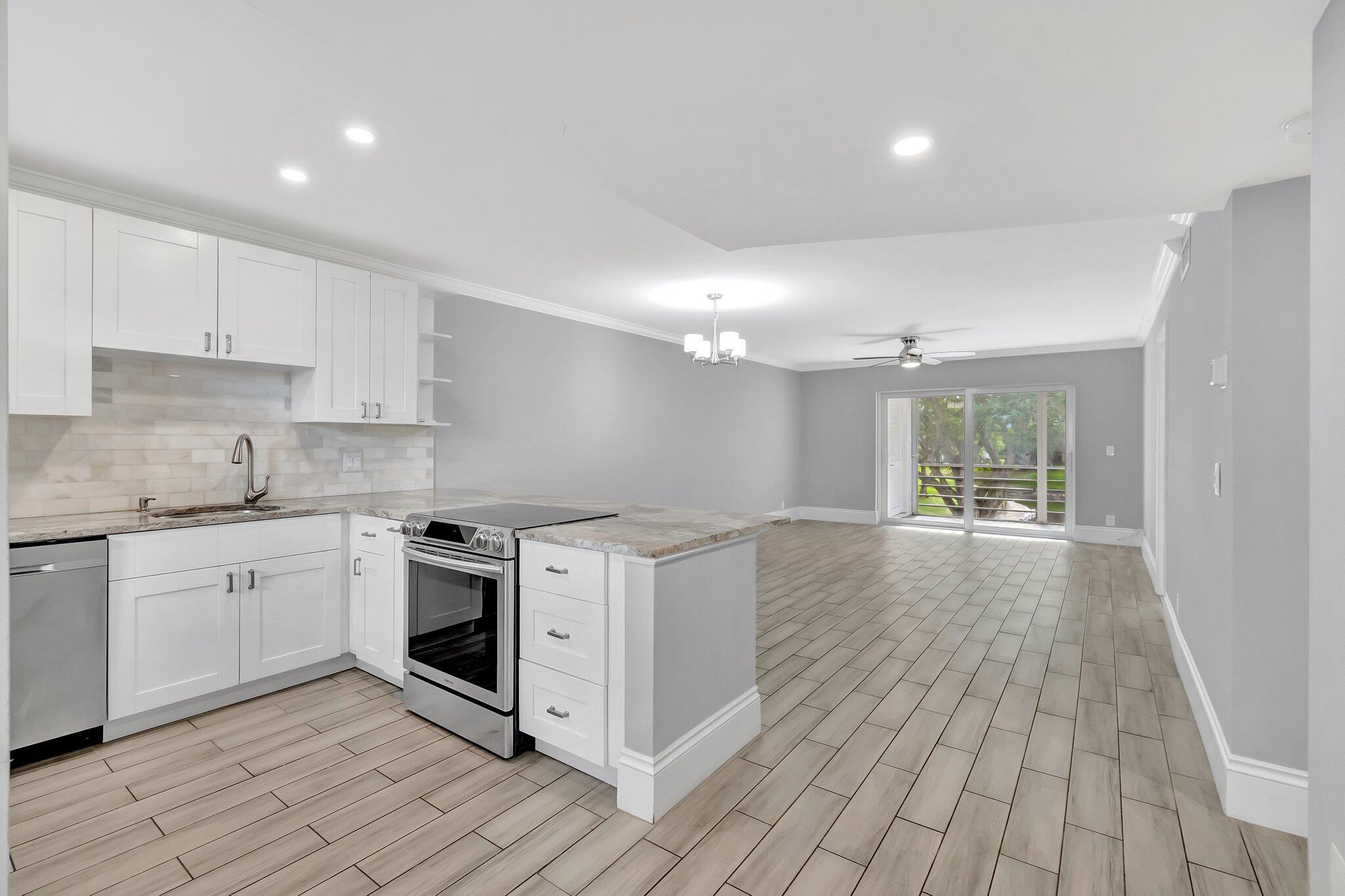 Delray Beach Condo: 2900 Fiore Way