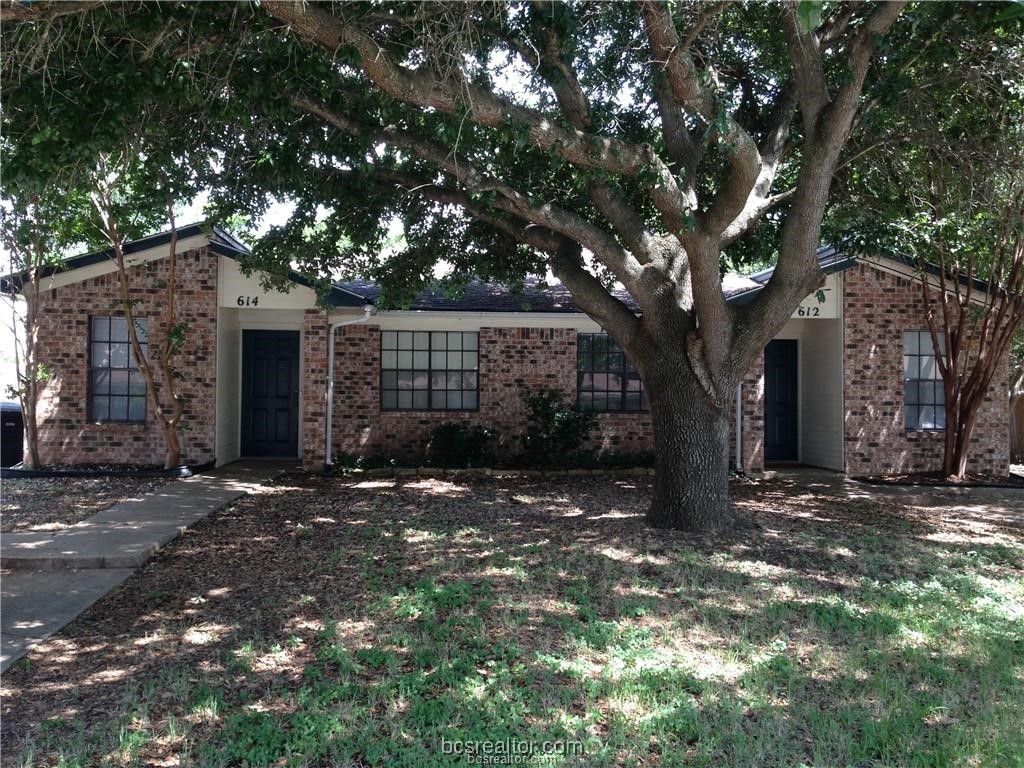 College Station Condo: 614 West Ridge Drive