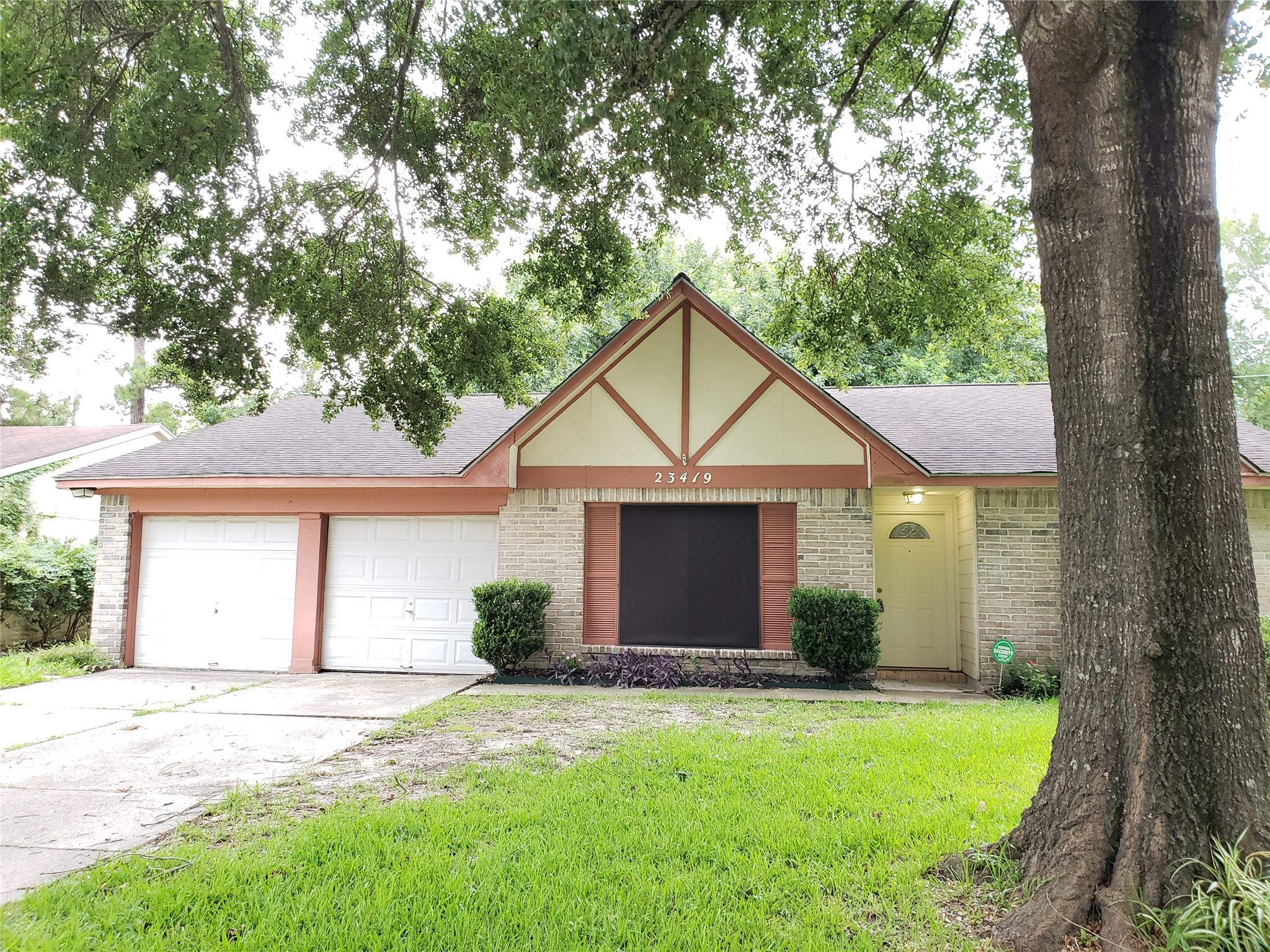 Spring Condo: 23419 Verngate Drive