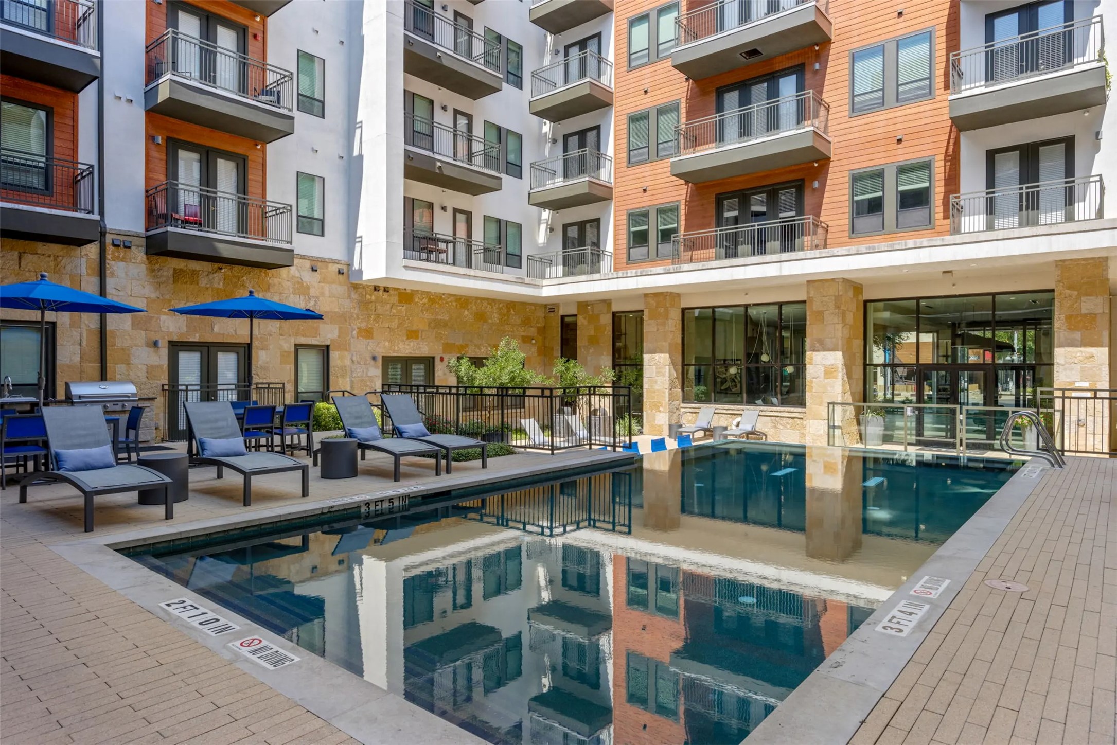 Austin Condo: 3201 Esperanza Crossing