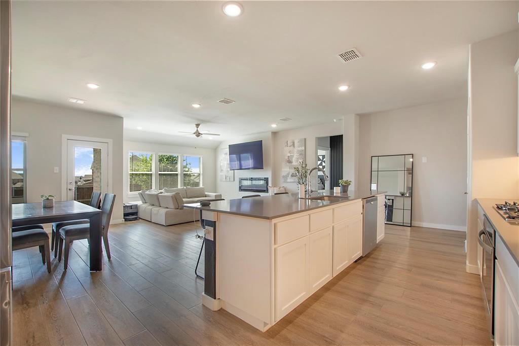 Melissa Condo: 4007 Buckeye Bend