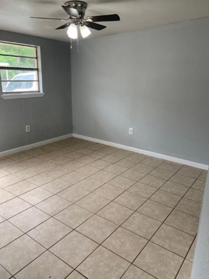 San Marcos Condo: 1015 Hackberry Street