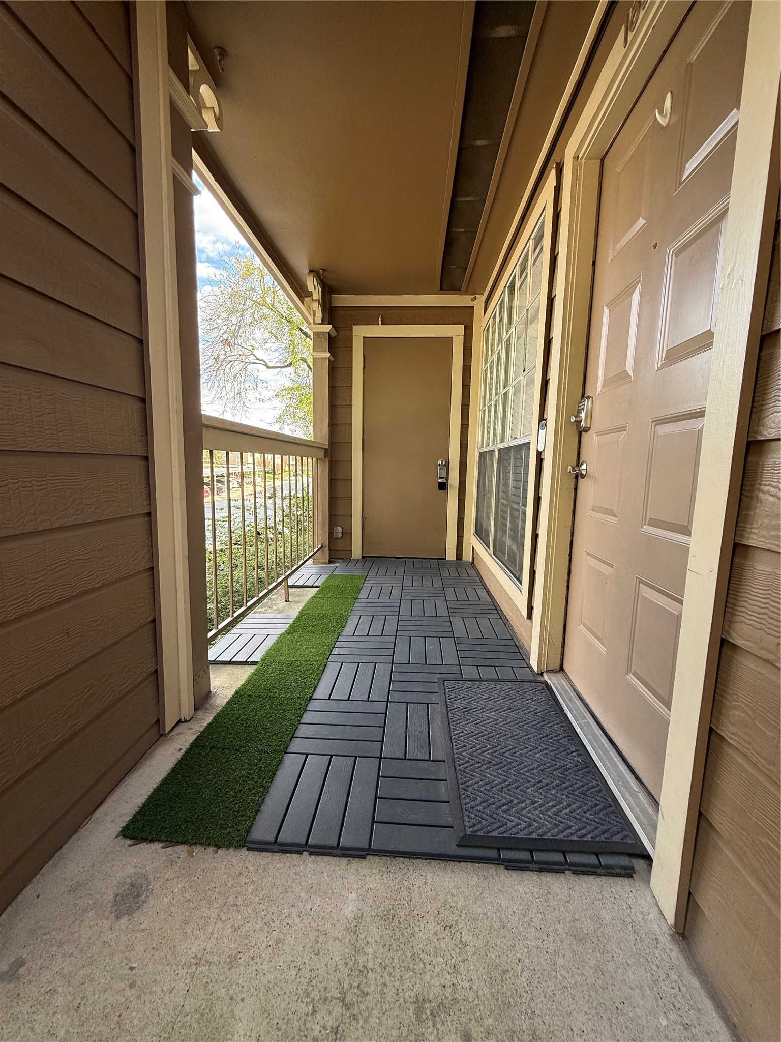 Houston Condo: 1880 White Oak Drive