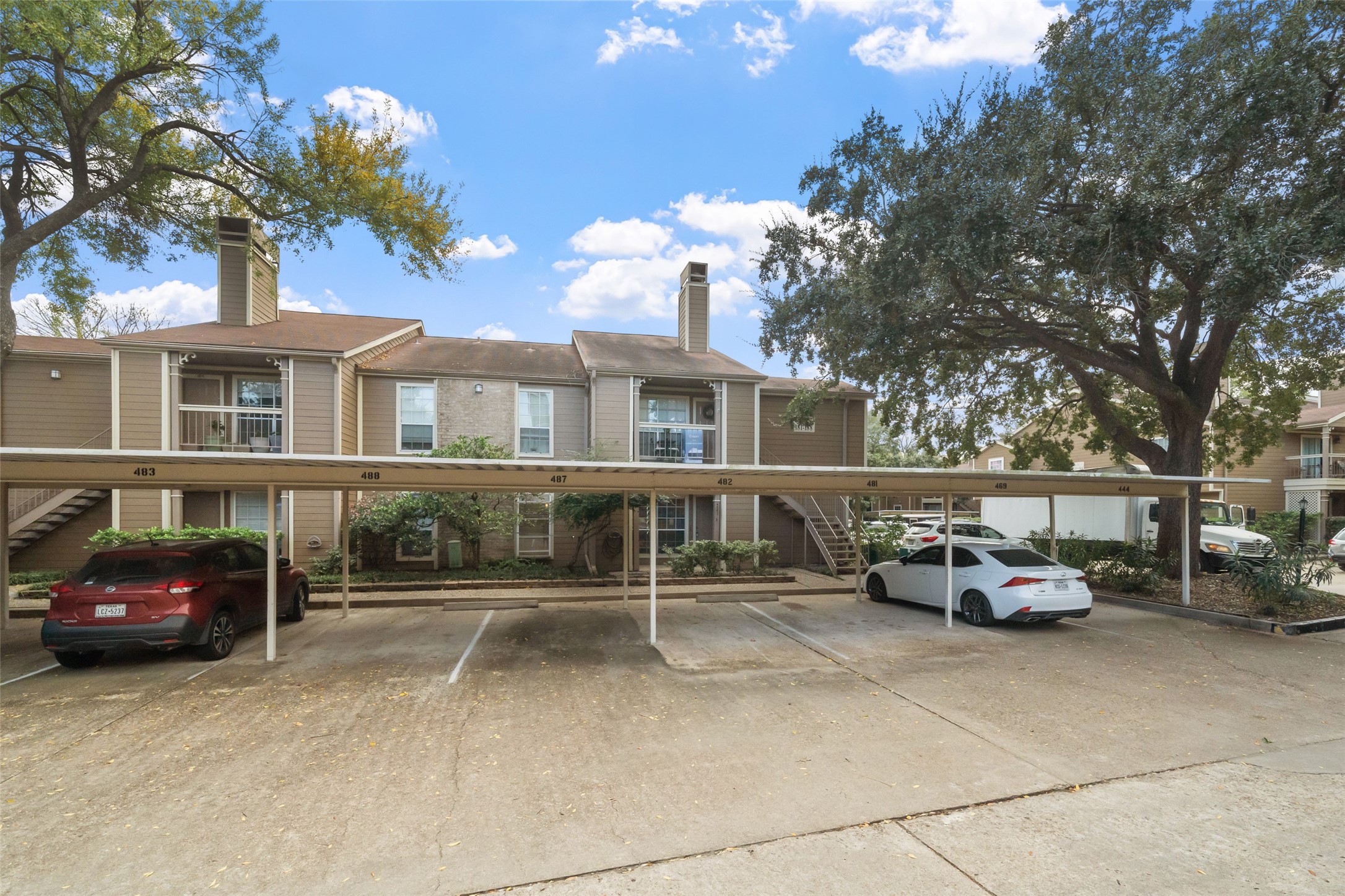Houston Condo: 1880 White Oak Drive
