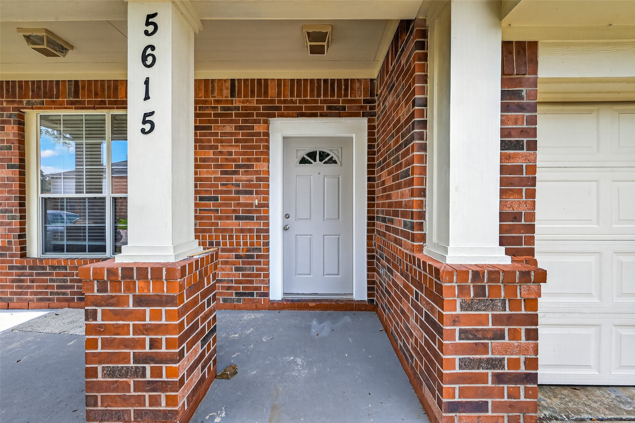 Houston Condo: 5615 Brookhollow Oaks Trail