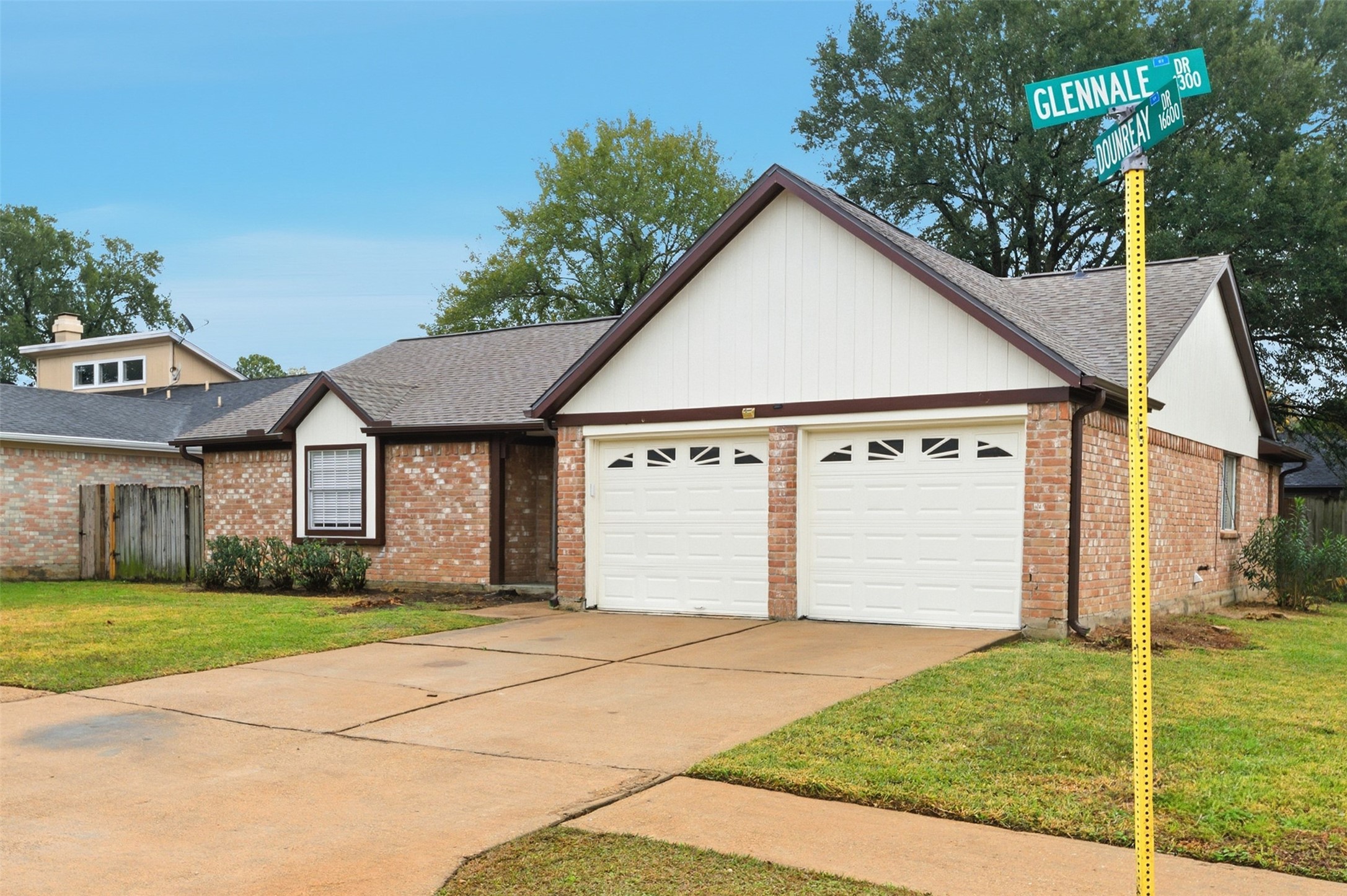 Houston Condo: 16615 Dounreay Drive