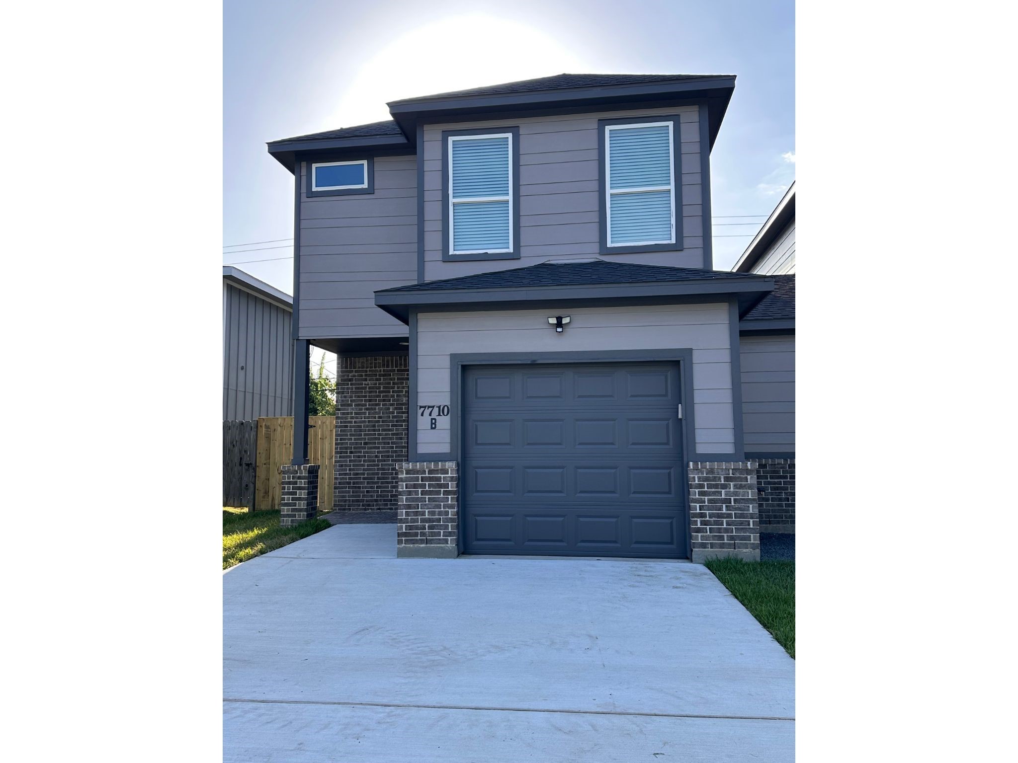 Houston Condo: 7710 Darnay Drive