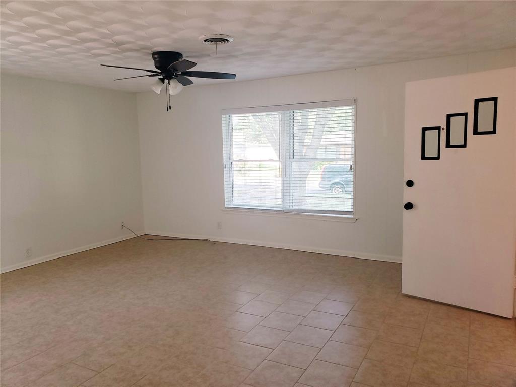 Dallas Condo: 11038 Wyatt Street