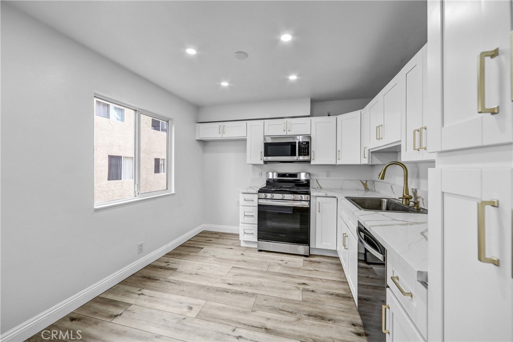 Burbank Condo: 9637 Via Rimini