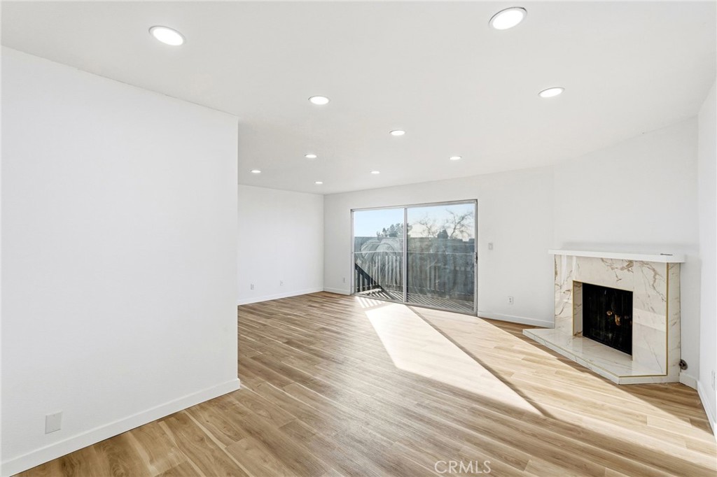 Granada Hills Condo: 15555 Crestview Lane