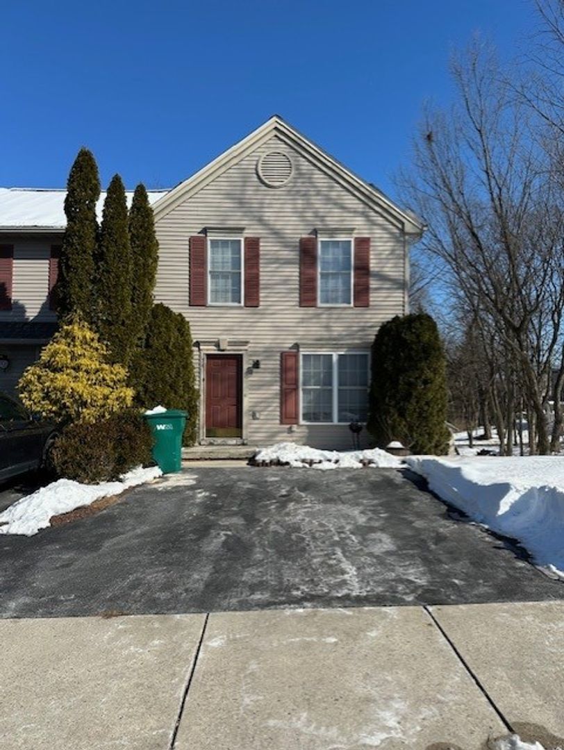 Enola House: 54 Woodmyre Lane