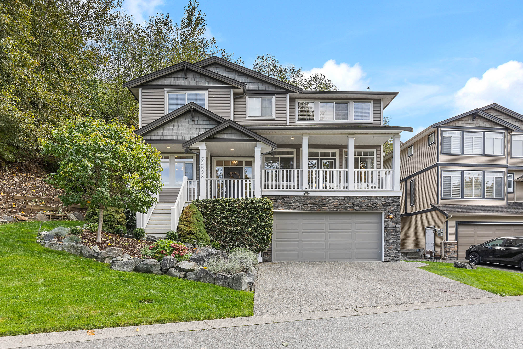 Abbotsford House: 35598 McKee Rd
