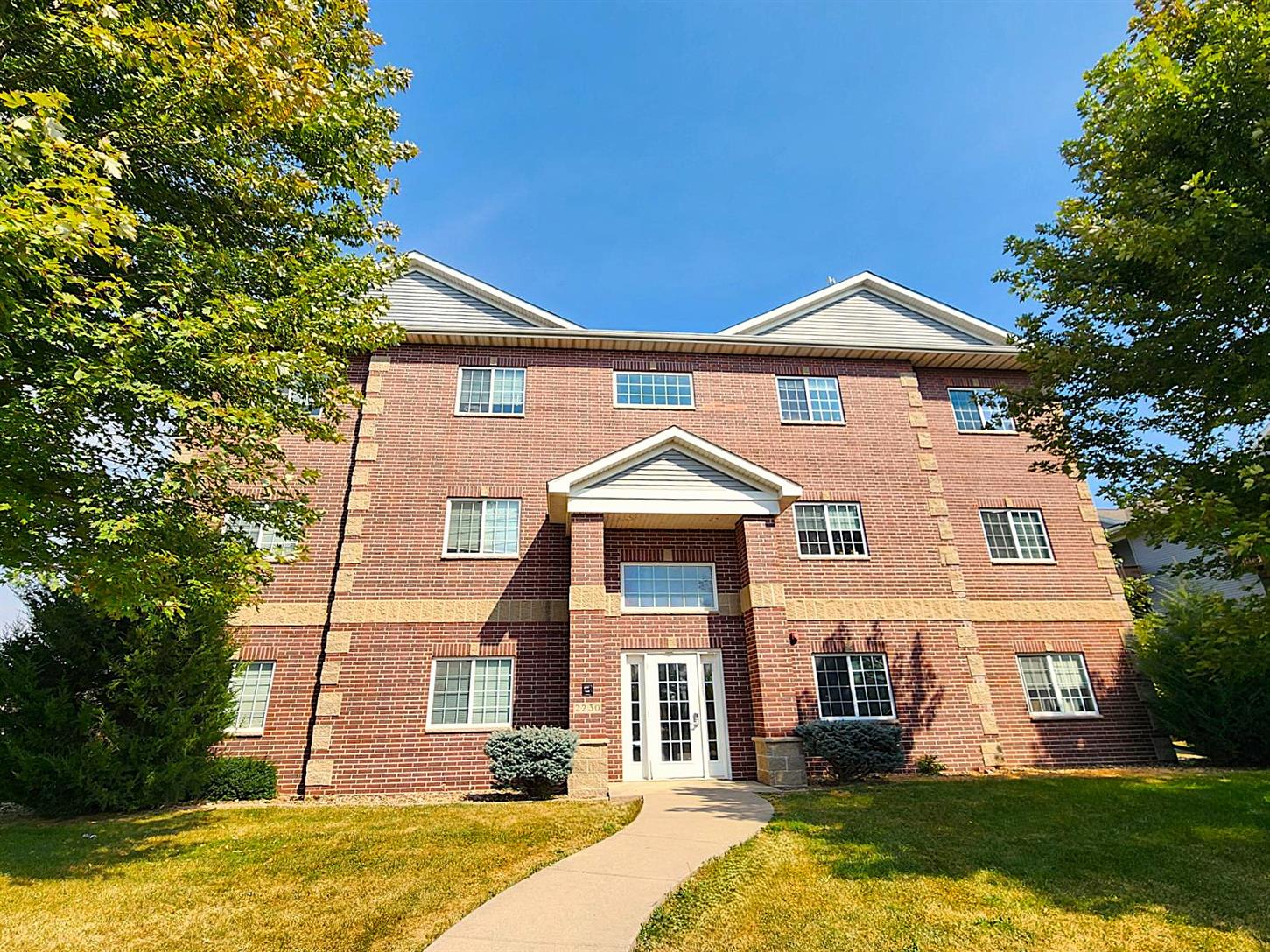North Liberty Condo: 2230 West Lake Rd