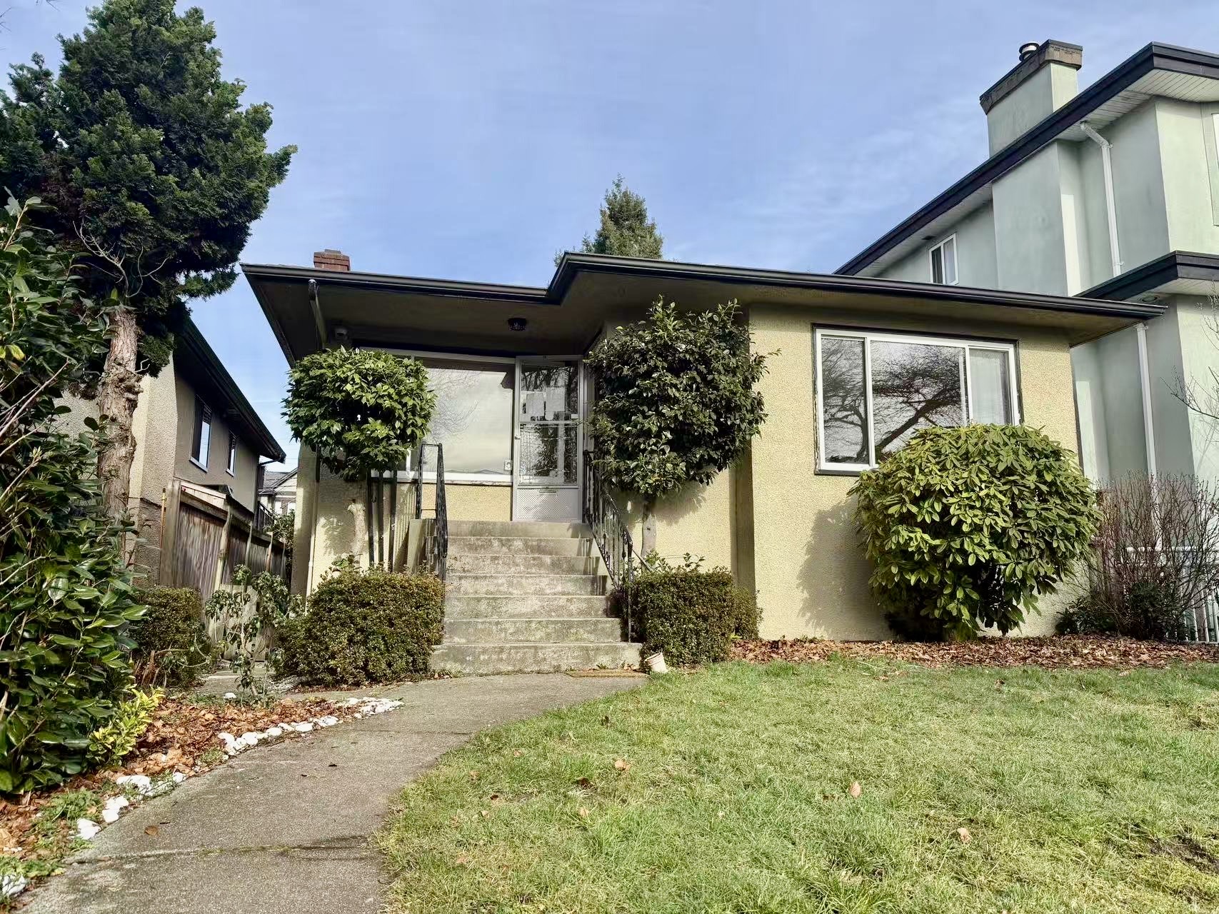 Vancouver House: 127 Street - 1